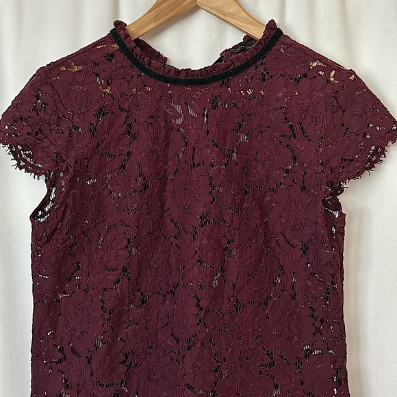 White House Black Market Wine Lace Velvet Short Sleeve Shirt Blouse Top **Sz S** - Picture 3 of 4